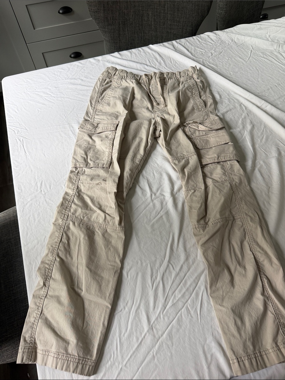 Hollister Light Beige Cargo Pants - Relaxed Utility Fit